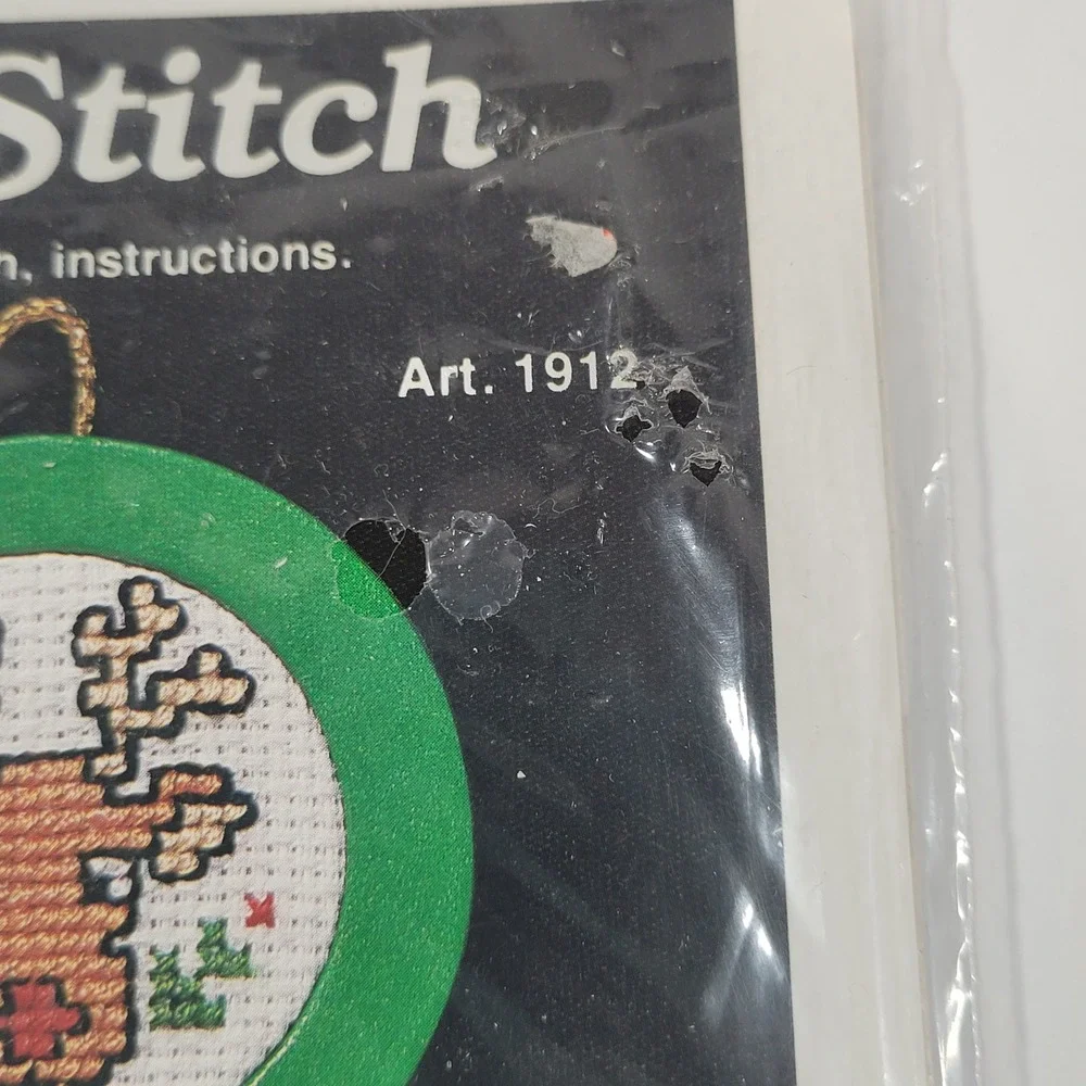 Vintage NeedleMagic NMI Counted‎ Cross Stitch Kit Wooden Christmas Ornaments